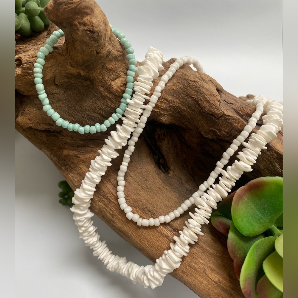 Vintage Puka Shell Necklace and Bracelet Set